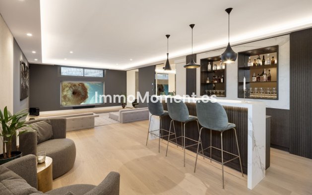 Wiederverkauf - Villa - Marbella - Nueva Andalucía