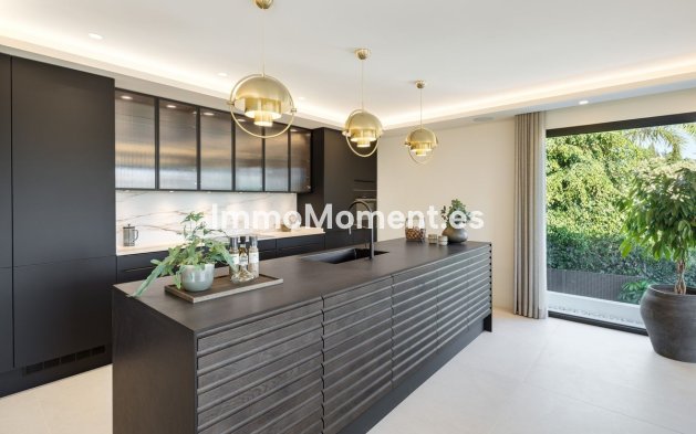 Wiederverkauf - Villa - Marbella - Nueva Andalucía