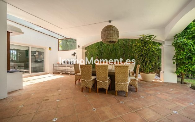 Resale - Villa - Marbella - Nueva Andalucía