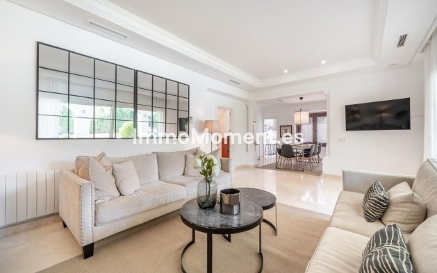 Resale - Villa - Marbella - Nueva Andalucía