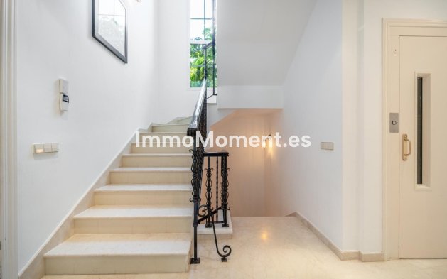 Resale - Villa - Marbella - Nueva Andalucía