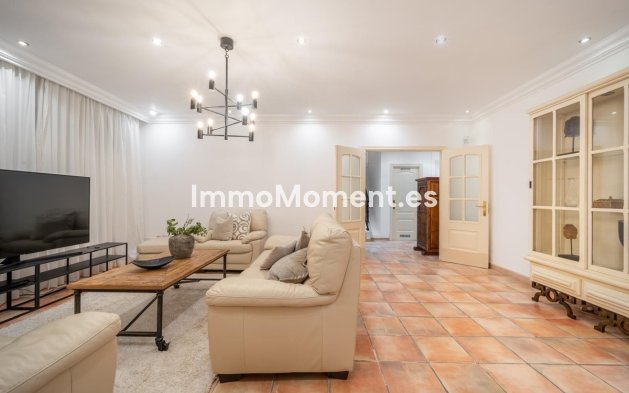 Resale - Villa - Marbella - Nueva Andalucía