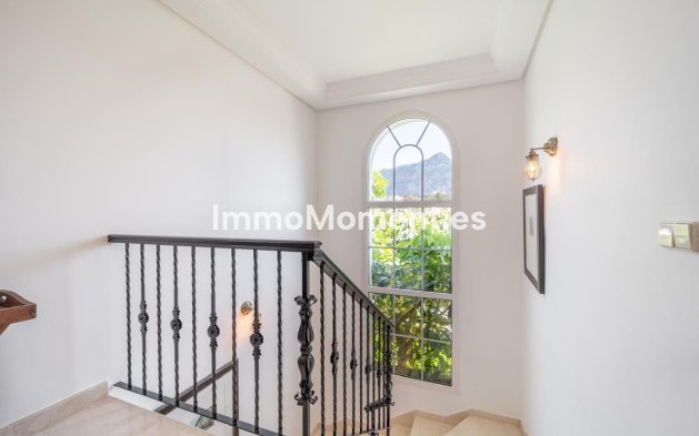 Resale - Villa - Marbella - Nueva Andalucía