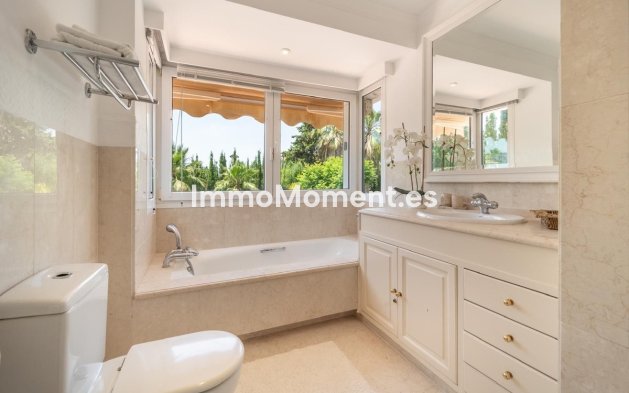 Resale - Villa - Marbella - Nueva Andalucía