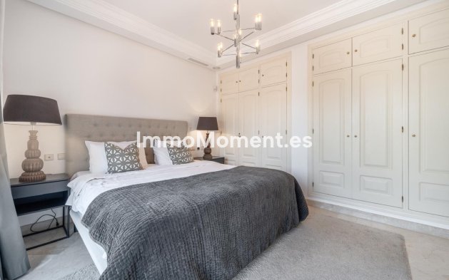 Resale - Villa - Marbella - Nueva Andalucía