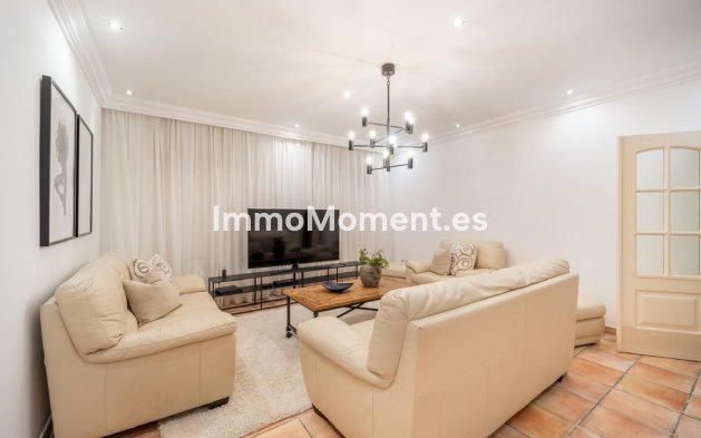 Resale - Villa - Marbella - Nueva Andalucía