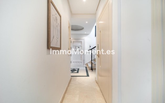 Resale - Villa - Marbella - Nueva Andalucía