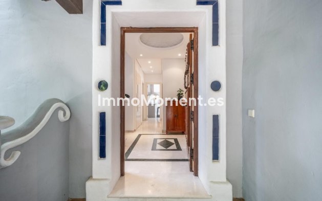 Resale - Villa - Marbella - Nueva Andalucía