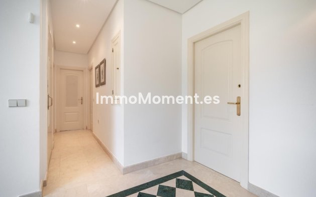 Resale - Villa - Marbella - Nueva Andalucía