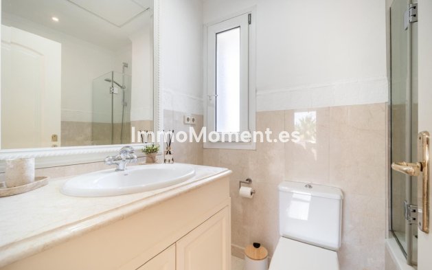 Resale - Villa - Marbella - Nueva Andalucía