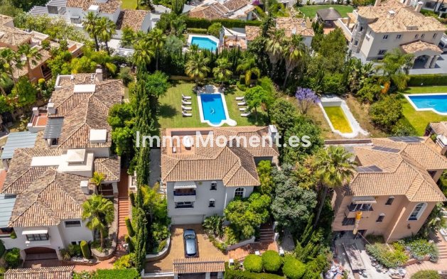 Resale - Villa - Marbella - Nueva Andalucía