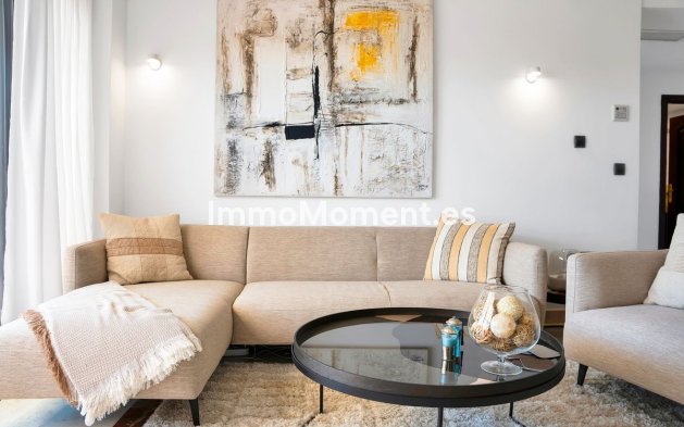 Resale - Apartment - Marbella - Elviria