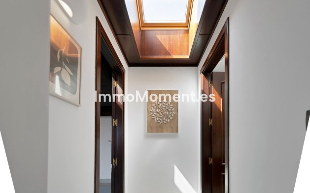 Resale - Apartment - Marbella - Elviria