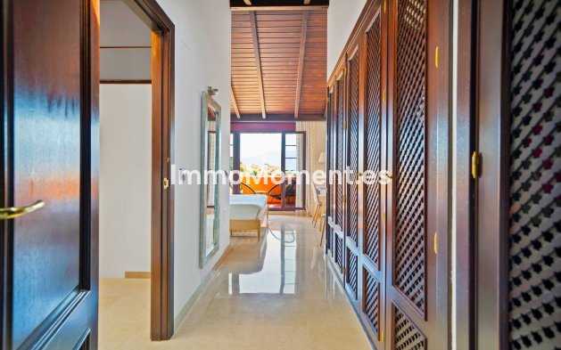 Resale - Apartment - Marbella - Elviria