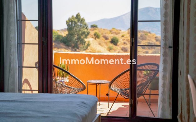 Resale - Apartment - Marbella - Elviria