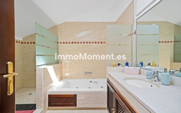 Resale - Apartment - Marbella - Elviria