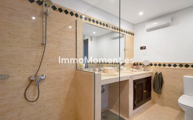 Resale - Apartment - Marbella - Elviria