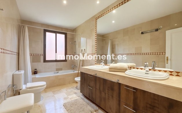 Wiederverkauf - Wohnung - Marbella - La Mairena