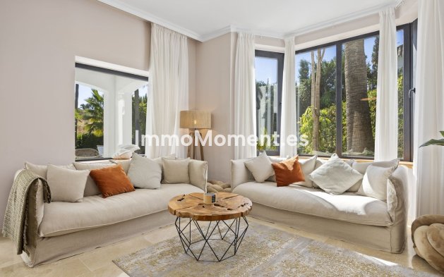 Resale - Villa - El Paraiso - New Golden Mile