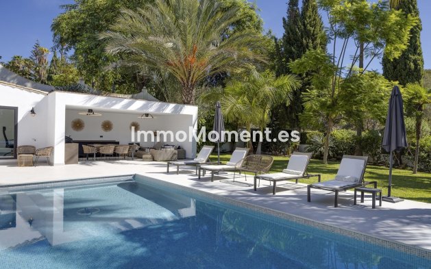 Resale - Villa - El Paraiso - New Golden Mile