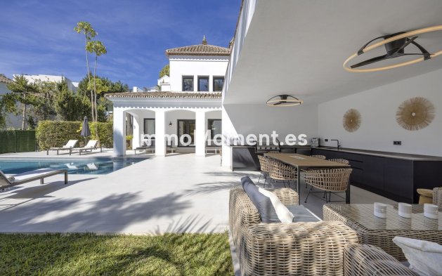 Resale - Villa - El Paraiso - New Golden Mile