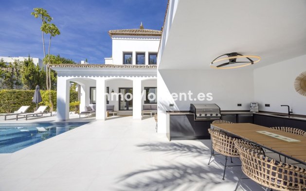 Resale - Villa - El Paraiso - New Golden Mile