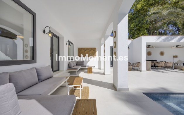 Resale - Villa - El Paraiso - New Golden Mile