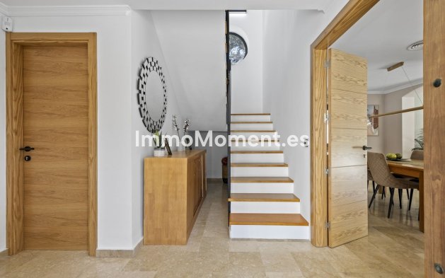 Resale - Villa - El Paraiso - New Golden Mile