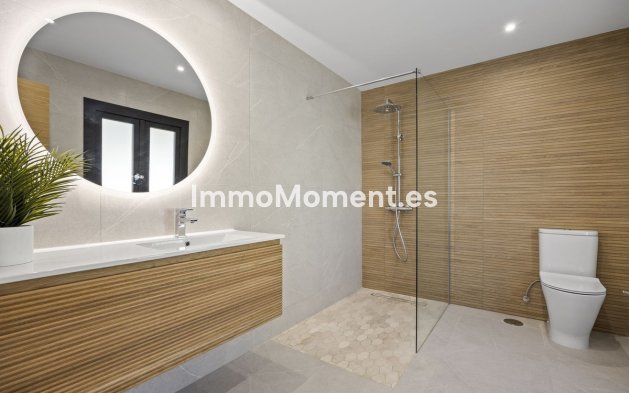 Resale - Villa - El Paraiso - New Golden Mile