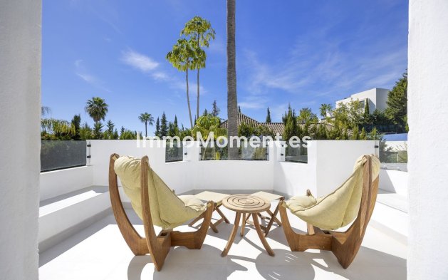 Resale - Villa - El Paraiso - New Golden Mile