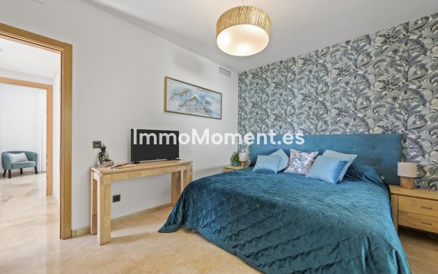 Resale - Villa - El Paraiso - New Golden Mile