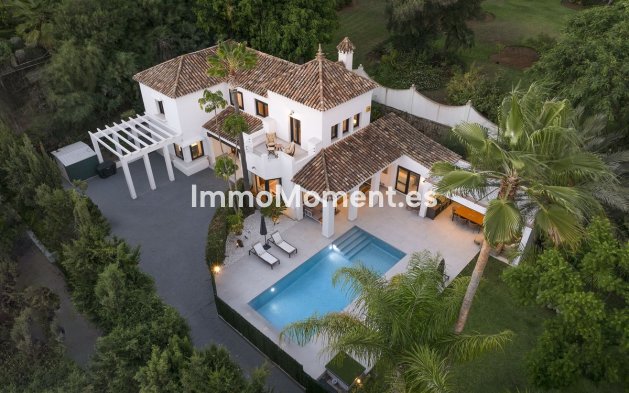 Resale - Villa - El Paraiso - New Golden Mile