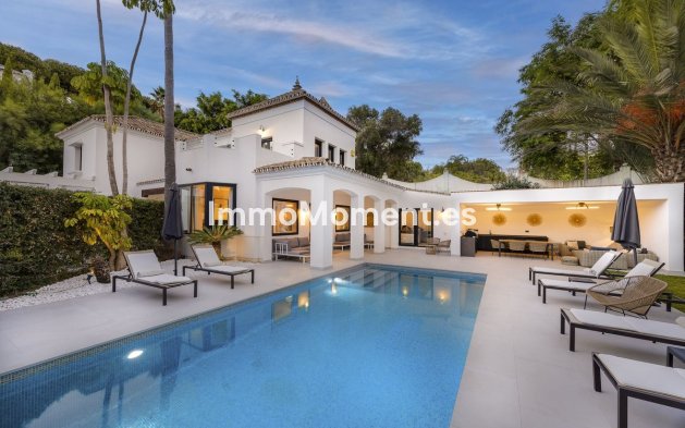 Resale - Villa - El Paraiso - New Golden Mile