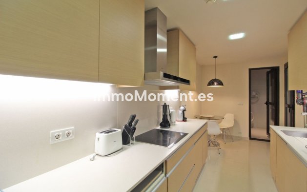 Resale - Apartment - Marbella - Guadalmina Baja