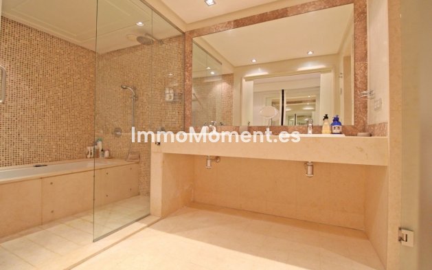 Resale - Apartment - Marbella - Guadalmina Baja