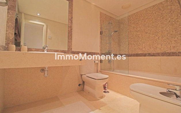 Resale - Apartment - Marbella - Guadalmina Baja