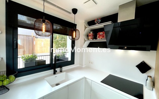 Wiederverkauf - Villa - Marbella - Cabopino