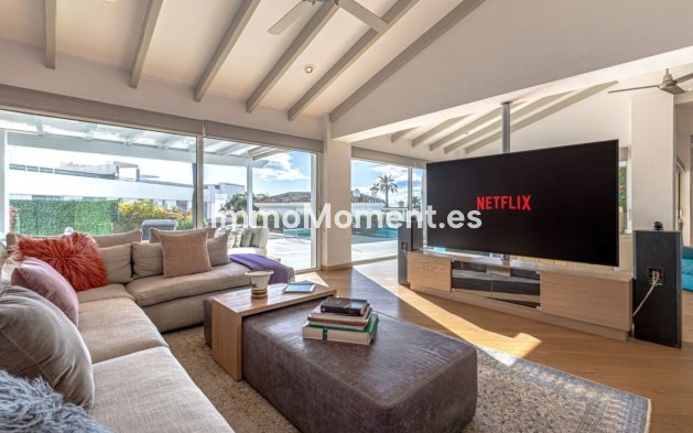 Resale - Villa - Marbella - Las Chapas