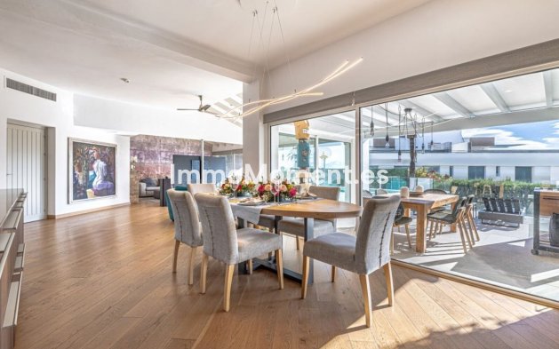 Resale - Villa - Marbella - Las Chapas