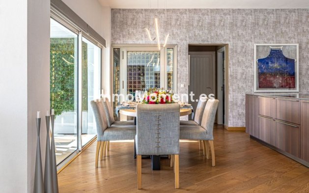 Resale - Villa - Marbella - Las Chapas