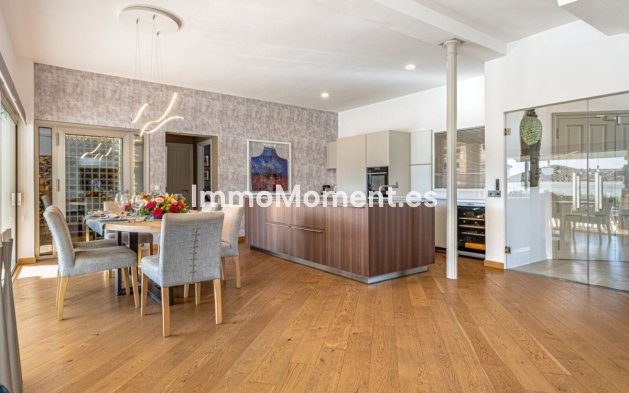 Resale - Villa - Marbella - Las Chapas