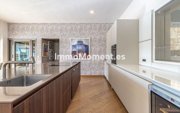 Resale - Villa - Marbella - Las Chapas