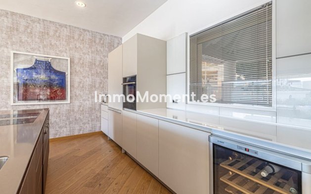 Resale - Villa - Marbella - Las Chapas