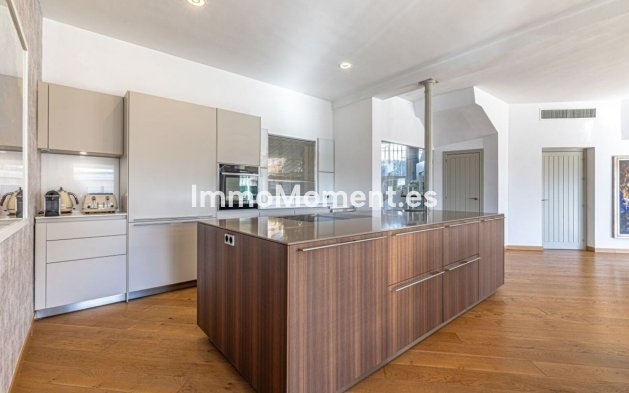 Resale - Villa - Marbella - Las Chapas