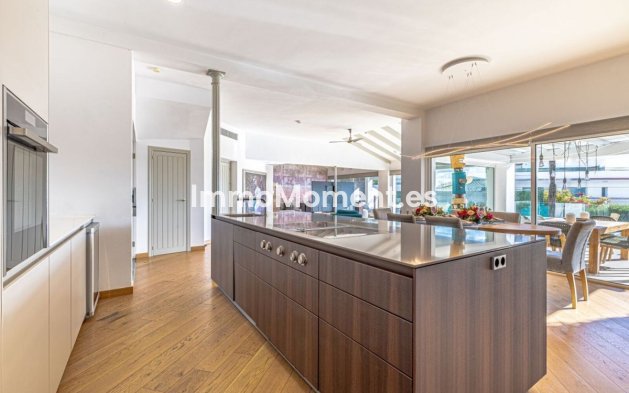 Resale - Villa - Marbella - Las Chapas