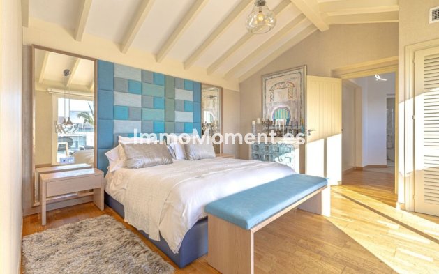 Resale - Villa - Marbella - Las Chapas