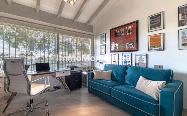 Resale - Villa - Marbella - Las Chapas