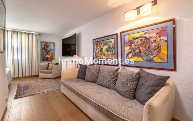 Resale - Villa - Marbella - Las Chapas