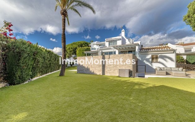 Resale - Villa - Marbella - Las Chapas