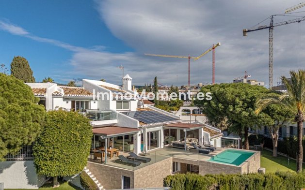 Resale - Villa - Marbella - Las Chapas